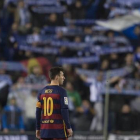 El público del Espanyol realiza  cánticos ante Messi.-JORDI COTRINA