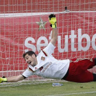 Iker Casillas, durante un entrenamiento con la selección para preparar el partido amistoso contra Costa Rica y el oficial contra Bielorrusia.-Foto:   EFE / ALBERTO MARTÍN