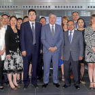 Tomás Burgos, en el centro, con los representantes de la delegación china.-ICAL