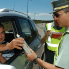Control de acoholemia de la Guardia Civil. FERNANDO SANTIAGO-