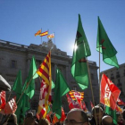 Protesta de funcionarios en noviembre del 2015 en la plaza de Sant Jaume de Barcelona-ALBERT BERTRAN