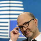 Comisario de Asuntos Económicos, Pierre Moscovici durante la rueda de premsa de este lunes.-Foto:   ERIC VIDAL / REUTERS