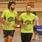 Sevillano y Manu Salvador durante un entrenamiento del equipo.-VALENTÍN GUISANDE