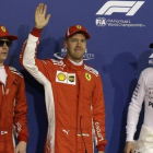 Kimi Raikkonen, Sebastian Vettel y Valttweri Bottas, en el podio del sábado de Baréin.-AP / LUCA BRUNO