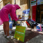 Incluso algún ‘cerdo’ ha firmado en contra de que se instale la granja porcina en Cidones.-HDS