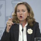La ministra de Economía en funciones, Nadia Calviño, en la rueda de prensa posterior a la reunión del Consejo de Ministros.-DAVID CASTRO