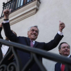 El presidente de Chile, Sebastian Piñera, y el canciller chileno Roberto Ampuero.-EFE