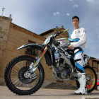 El motociclista de motocross Jorge Prieto en Osorno (Palencia). Campeón en el Campeonato de CyL MX2 y tercero en el Camponato de CyL MX Open. Brágimo / ICAL -