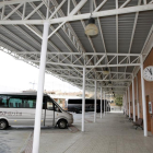 Edificio de la estación de autobuses al que se trasladará el juzgado de El Burgo.-LUIS ÁNGEL TEJEDOR