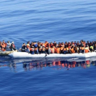 Rescate de la marina italiana en aguas del Mediterráneo el viernes 29 de julio.-EFE / MARINA MILITARE