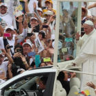 El Papa llega al Parque Catama de Villavicencio (Colombia), para oficiar una misa, el 8 de septiembre-EFE / LEONARDO MUÑOZ