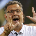 El técnico Tata Martino da instrucciones a los jugadores del Atlanta, en la final de la MLS.-AP / JOHN BAZEMORE