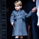 El príncipe Jorge, a la salida de la iglesia, el pasado domingo.-REUTERS