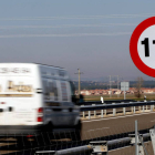 Entra en vigor la velocidad máxima de 110 km/hora en autovías y autopistas./ Rubén Cacho / ICAL-