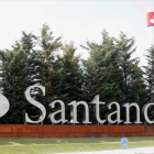 La sede central del Banco Santander, en la localidad madrileña de Boadilla del Monte.-DAVID CASTRO