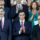 Felipe VI, Pedro Sánchez y Quim Torra, el pasado 22 de junio, durante la inauguración de los Juegos Mediterráneos en Tarragona.-EL PERIÓDICO