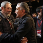 Josep Maria Alvarez con Cándido Méndez tras ser elegido secretario general de UGT.-DAVID CASTRO