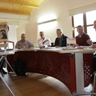 Reunión de grupo ayer en El Fielato.-Diego Mayor