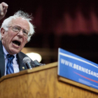 El candidato demócrata, Bernie Sanders, en un acto de campaña en Salem, Oregon.-ROB KERR / AFP