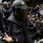 El máximo jefe operativo durante el 1-O, Florentino Villabona, defiende la ejemplaridad de la actuación de los cuerpos policiales, como vimos todos en televisión.-MANU FERNANDEZ (ARCHIVO)
