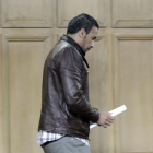 El acusado entra en la sala en la quinta jornada del juicio-Luis Ángel Tejedor