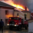 Incendio declarado el lunes en una vivienda de Santa María de las Hoyas.-ICAL