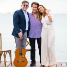 El Puma incluye a sus médicos y a su familia en el vídeo del tema ’Agradecido’.-OMAR CHARCOUSSE / AGTELIVE