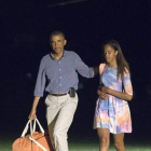 El presidente Obama y su hija Malia, en Washington, en agosto del año pasado.-Foto: KEVIN DIETSCH / POOL / EFE