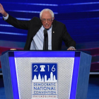 Bernie Sanders, durante su intervención en la convención demócrata, este lunes en Filadelfia.-AFP / SAUL LOEB