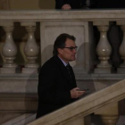 Artur Mas sube las escaleras del Parlament, antes del pleno.-ALBERT BERTRAN