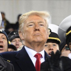 Trump el sábado en un acto deportivo de la Armada de EEUU en Filadelfia.-AFP / JIM WATSON