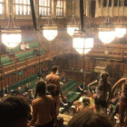 El grupo de activistas de Extinction Rebellion que se desnudo en la Cámara de los Comunes en pleno debate sobre el brexit.-TWITTER