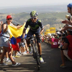 Nairo Quintana, en los últimos metros de La Camperona.-EFE / JAVIER LIZÓN