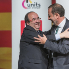 Miquel Iceta y Ramon Espadaler, en un acto de campaña del PSC en LHospitalet de Llobregat.-FERRAN SENDRA
