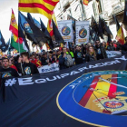 Manifestación en Barcelona por la equiparación salarial.-ENRIC FONTCUBERTA