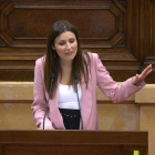 Lorena Roldán defiende la moción de censura contra Torra, en el Parlamento.-