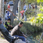 Varios pescadores durante la edición del año pasado de Trofeo San Saturio de pesca. / ÚRSULA SIERRA-