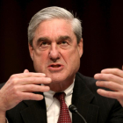 Robert Mueller, en una comparecencia ante el Senado cuando dirigía el FBI, en el 2011.-REUTERS / JASON REED