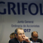 El presidente de Grífols, Víctor Grífols, durante la junta general ordinaria de accionistas del ejercicio 2017 celebrada en su sede de Sant Cugat del Vallès (Barcelona).-ALEJANDRO GARCÍA (EFE)