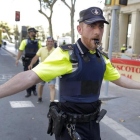 Cordón policial en Barcelona.-AP / MANU FERNANDEZ