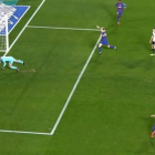 Imagen aérea del gol de Messi no concedido.-EL PERIÓDICO