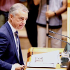 El lehendakari, Iñigo Urkullu, interviene en el pleno de Política General.-DAVID AGUILAR (EFE)