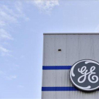 El logo de General Electric.-