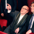 Puigdemont, junto a su abogado Paul Bekaert, en la Ópera de Gante, la noche del miércoles.-/ EFE / CARLOS REY ESTÉVEZ