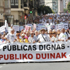 Miles de jubilados y pensionistas se manifiestan en Bilbao.-LUIS TEJIDO