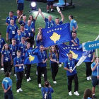 Deportistas de Kosovo en la inauguración de los Juegos Mediterráneos Tarragona 2018.-EL PERIÓDICO