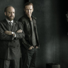 Paul Giamatti y Damien Lewis, en una imagen promocional de la serie de la plataforma de televisión Movistar+ 'Billions'.-James Minchin