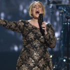 Adele, en una actuación en Nueva York en diciembre del 2015.-AP