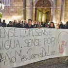 Concentración contra la pobreza energética en la plaza Sant Jaume en Barcelona en diciembre del año pasado-FERRAN SENDRA