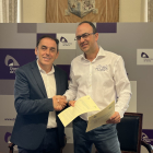 Benito Serrano Mata y Javier Jiménez Serantes firmaron este viernes el acuerdo de colaboración. HDS